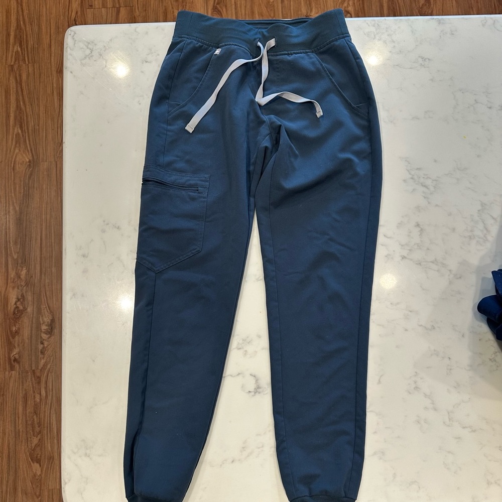 FIGS xxs pants!